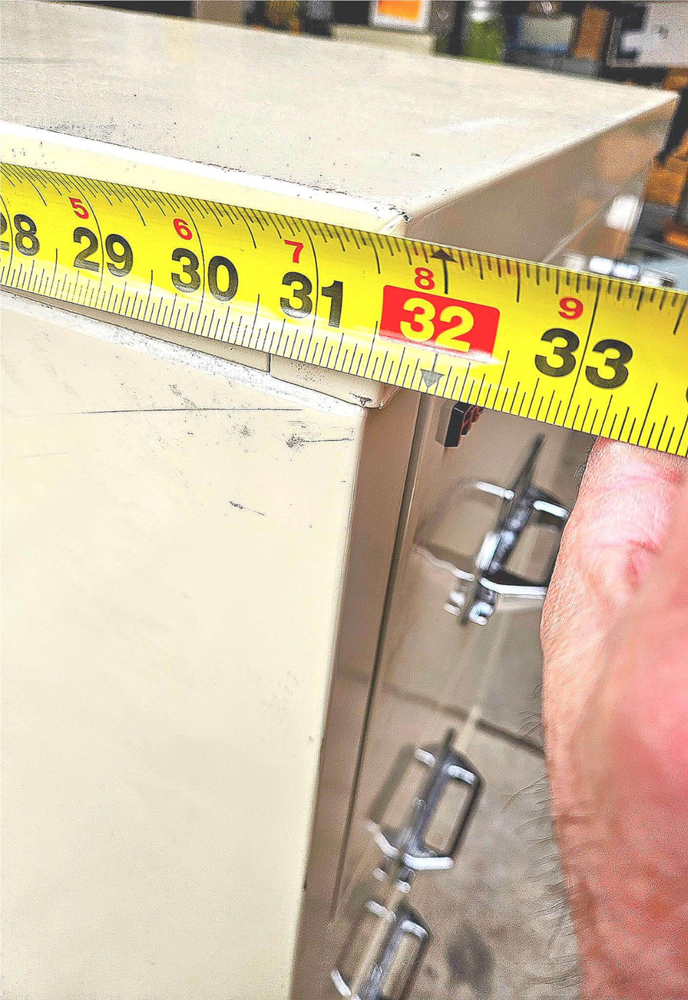 32"x22"x53" FIRE KING FIREPROOF R-3691 4 DRAWER FILE CABINET & KEYS WATCH VIDEO