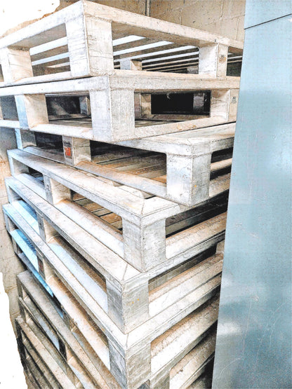 WARRANTY LOT of 4 SCHNEIDER MO INDUSTRIES 48x40 ALUMINUM PHARMACEUTICAL PALLETS