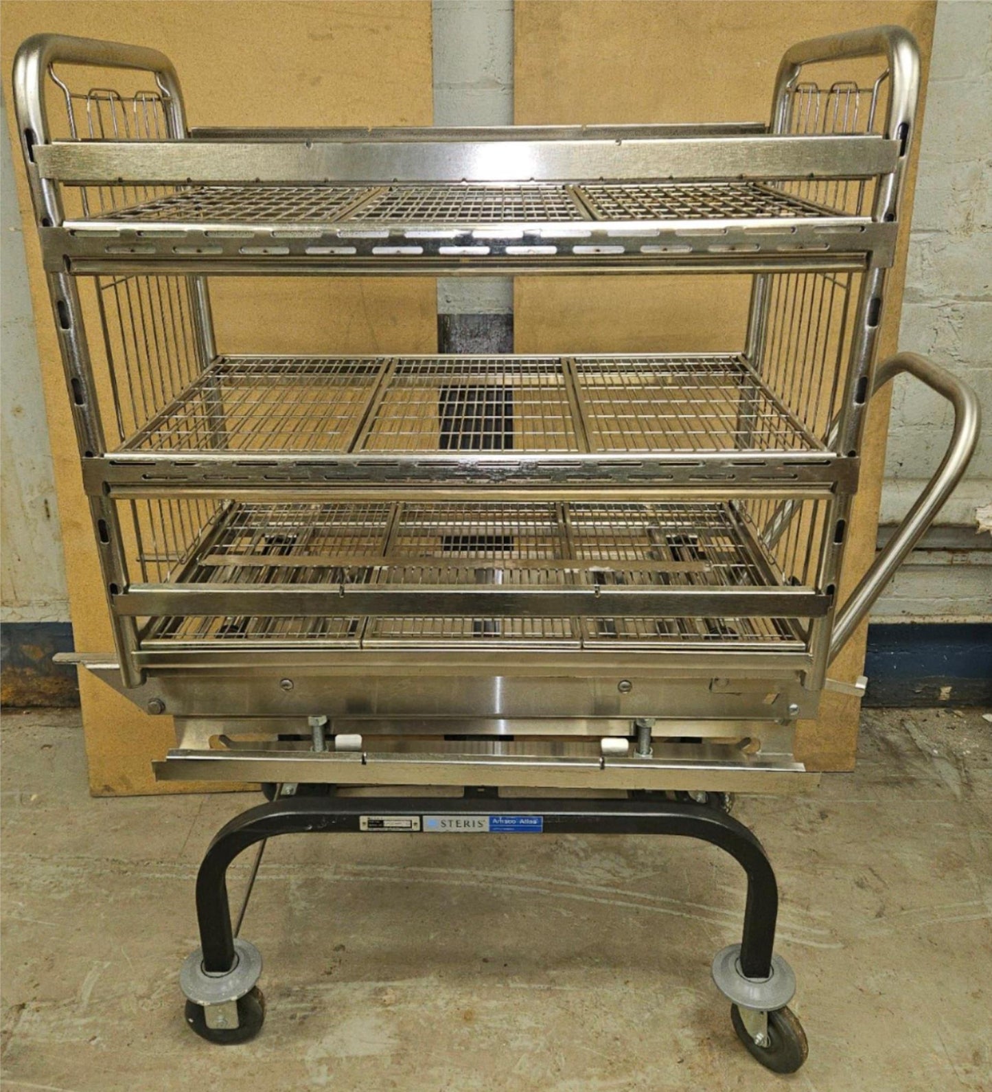 STERIS AMSCO ATLAS SERIES 400 MEDICAL INSTRUMENT GLASSWARE STERILIZATION CART