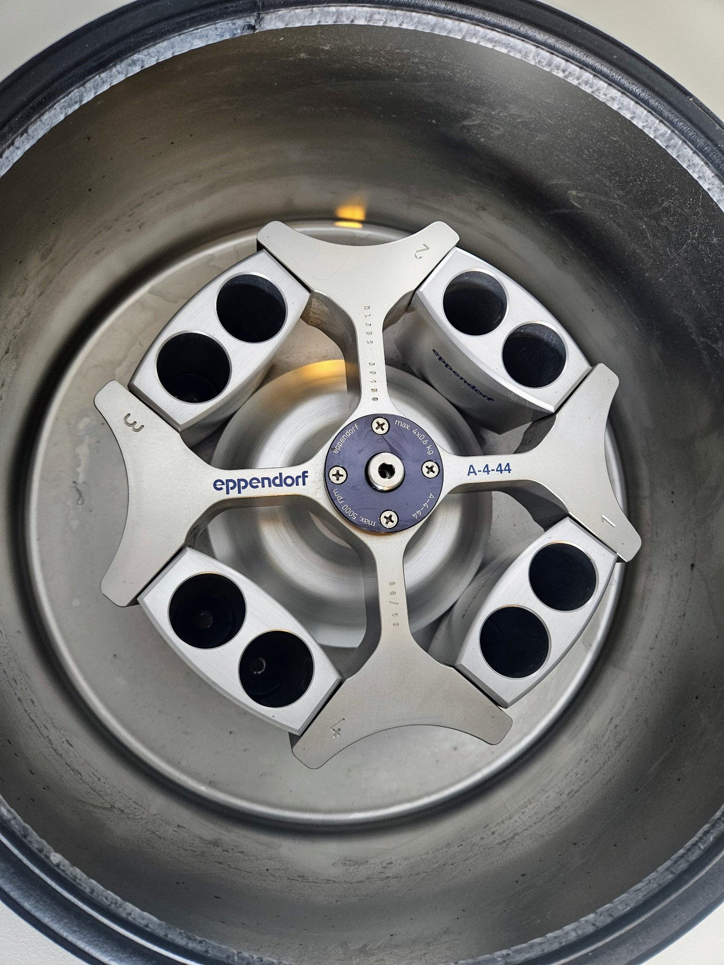 WARRANTY EPPENDORF 5804 CENTRIFUGE w A-4-44 ROTOR & BUCKETS WATCH-VIDEO FREESHIP