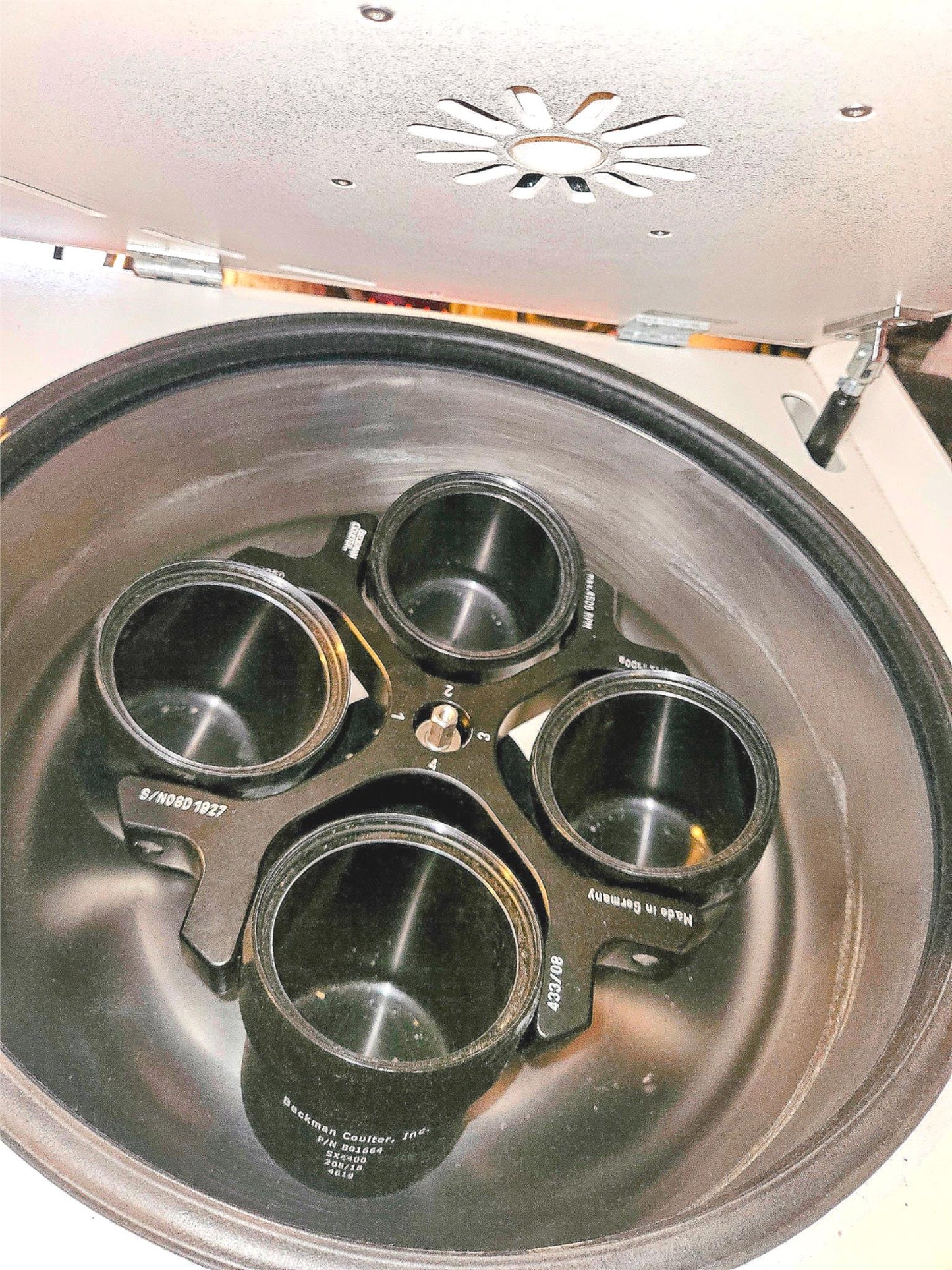 REFURBISHED BECKMAN COULTER ALLEGRA X-30 CENTRIFUGE & ROTOR WATCHVIDEO FREESHIP