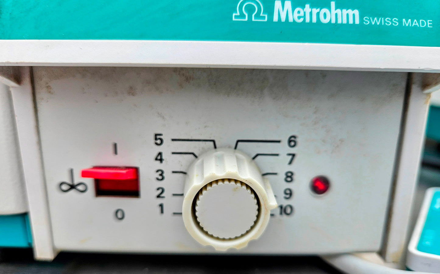 MEHTRON 831 KF COLOUMETER KEYBOARD 707 OVEN 703 RS 232 IC AMPEROMETRIC DETECTOR