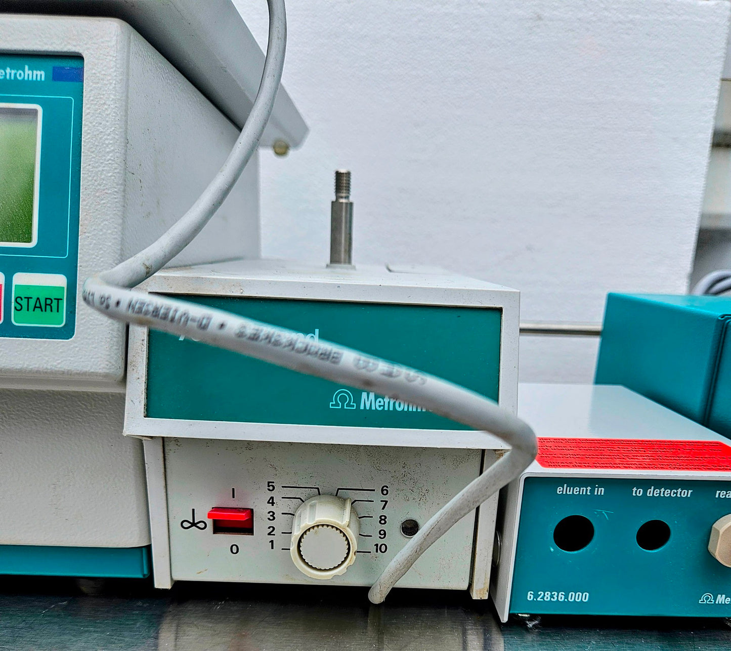 MEHTRON 831 KF COLOUMETER KEYBOARD 707 OVEN 703 RS 232 IC AMPEROMETRIC DETECTOR