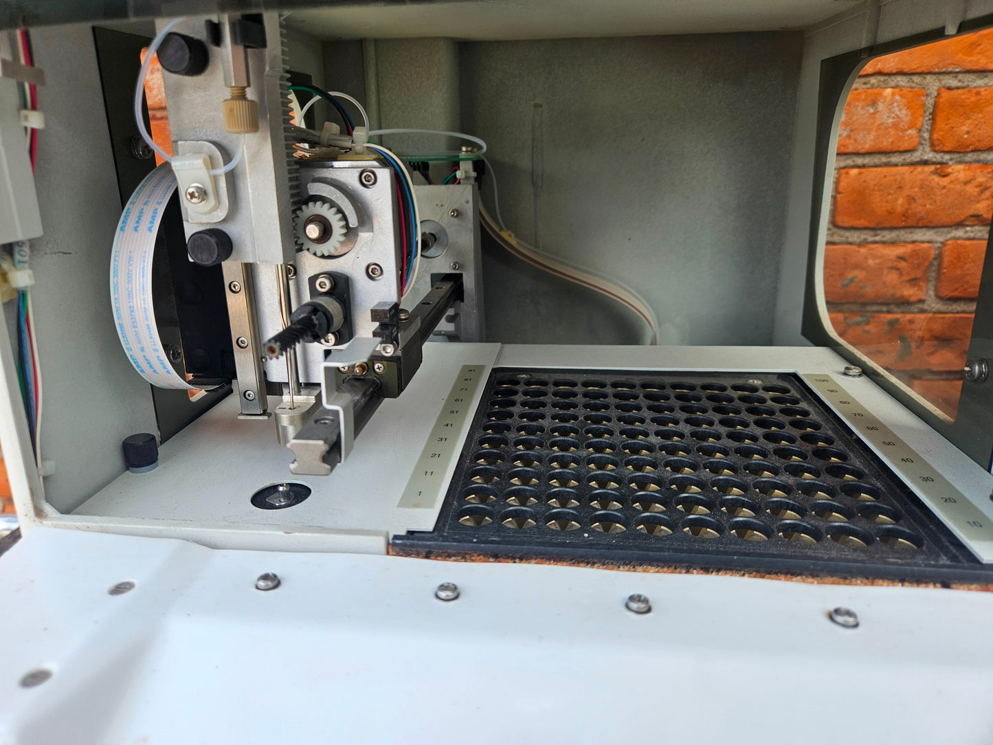 PERKIN ELMER 200 PELTIER TRAY ASSEMBLY LC AUTOSAMPLER COLUMN OVEN DIONEX GS50