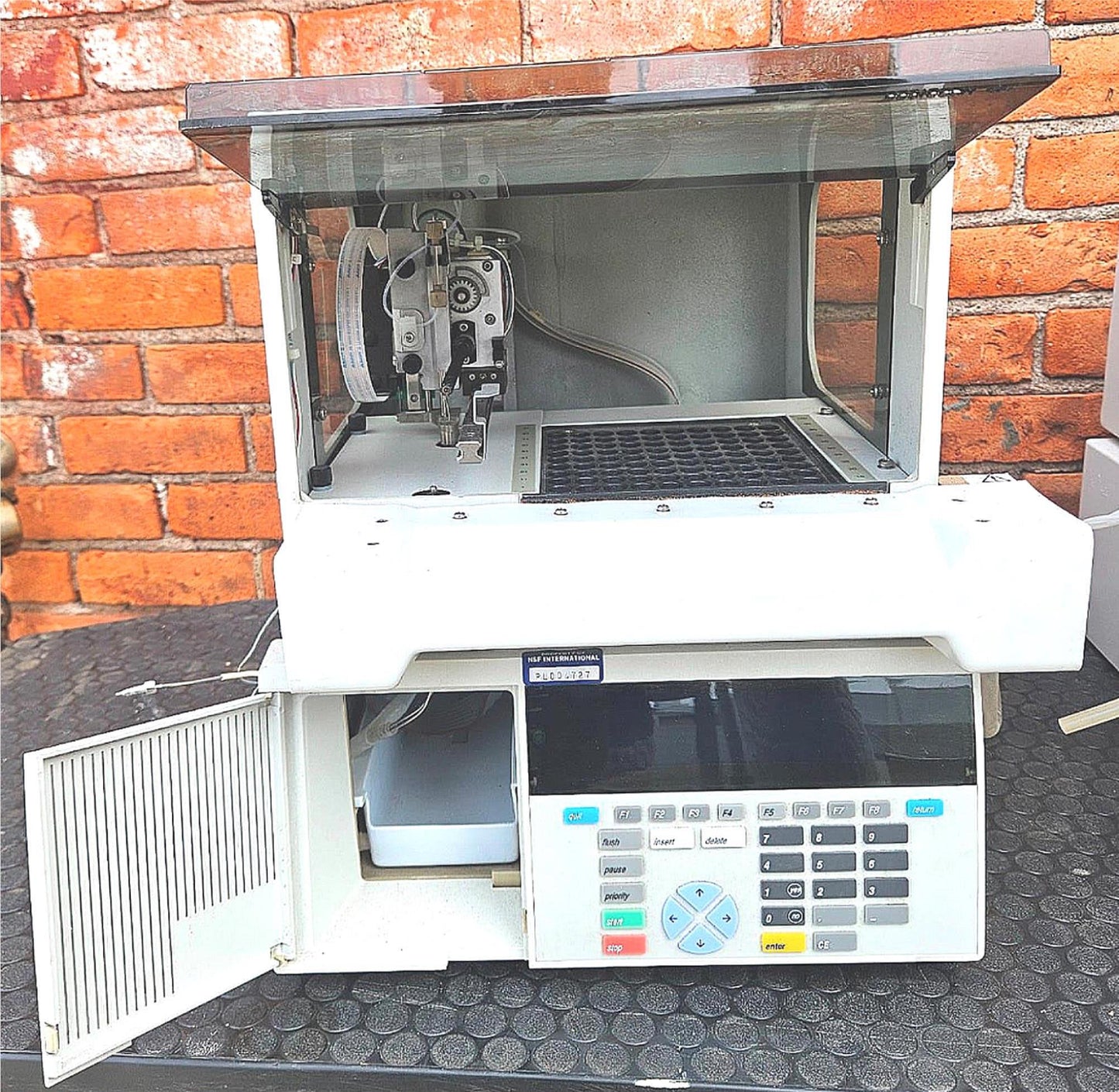 PERKIN ELMER 200 PELTIER TRAY ASSEMBLY LC AUTOSAMPLER COLUMN OVEN DIONEX GS50