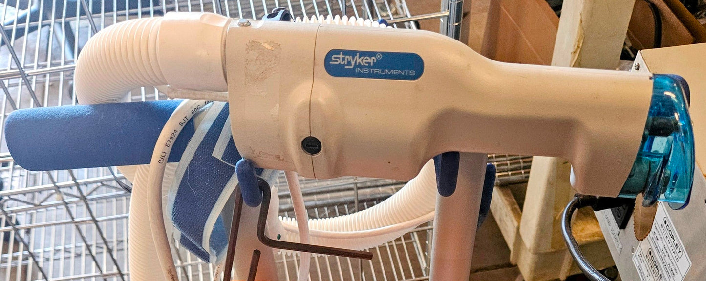 120DAYWARRANTY STRYKER 940 CAST OSCILLATING SAW and 986 MOBILE STAND WATCH-VIDEO