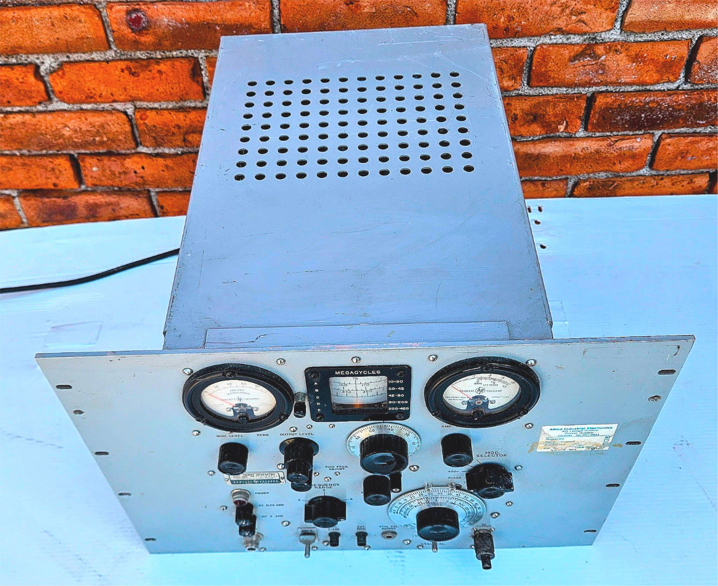 PowersOn 1955 HEWLETT PACKARD MODEL608D VHF SIGNAL GENERATOR FREESHIP WATCHVIDEO