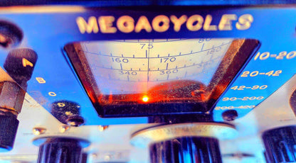 PowersOn 1955 HEWLETT PACKARD MODEL608D VHF SIGNAL GENERATOR FREESHIP WATCHVIDEO