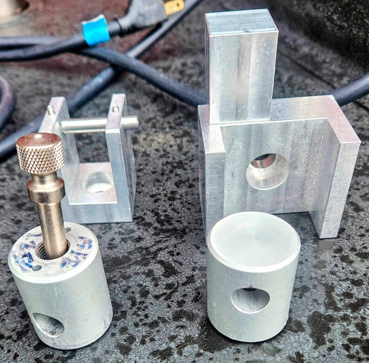 POWERS-ON MTS RT/30 ELITE CONTROL MATERIAL TESTING FIXTURES LOADCELL WATCH-VIDEO