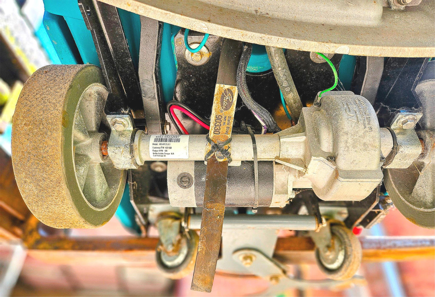 TENNANT T5 FAST WALKBEHIND BATTERY FLOOR SCRUBBER BUILT-IN CHARGER KEY FREESHIP