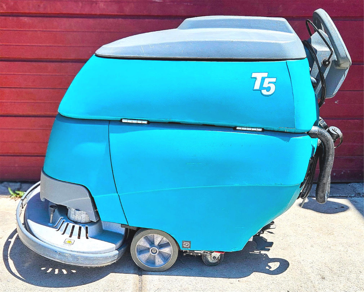 TENNANT T5 FAST WALKBEHIND BATTERY FLOOR SCRUBBER BUILT-IN CHARGER KEY FREESHIP