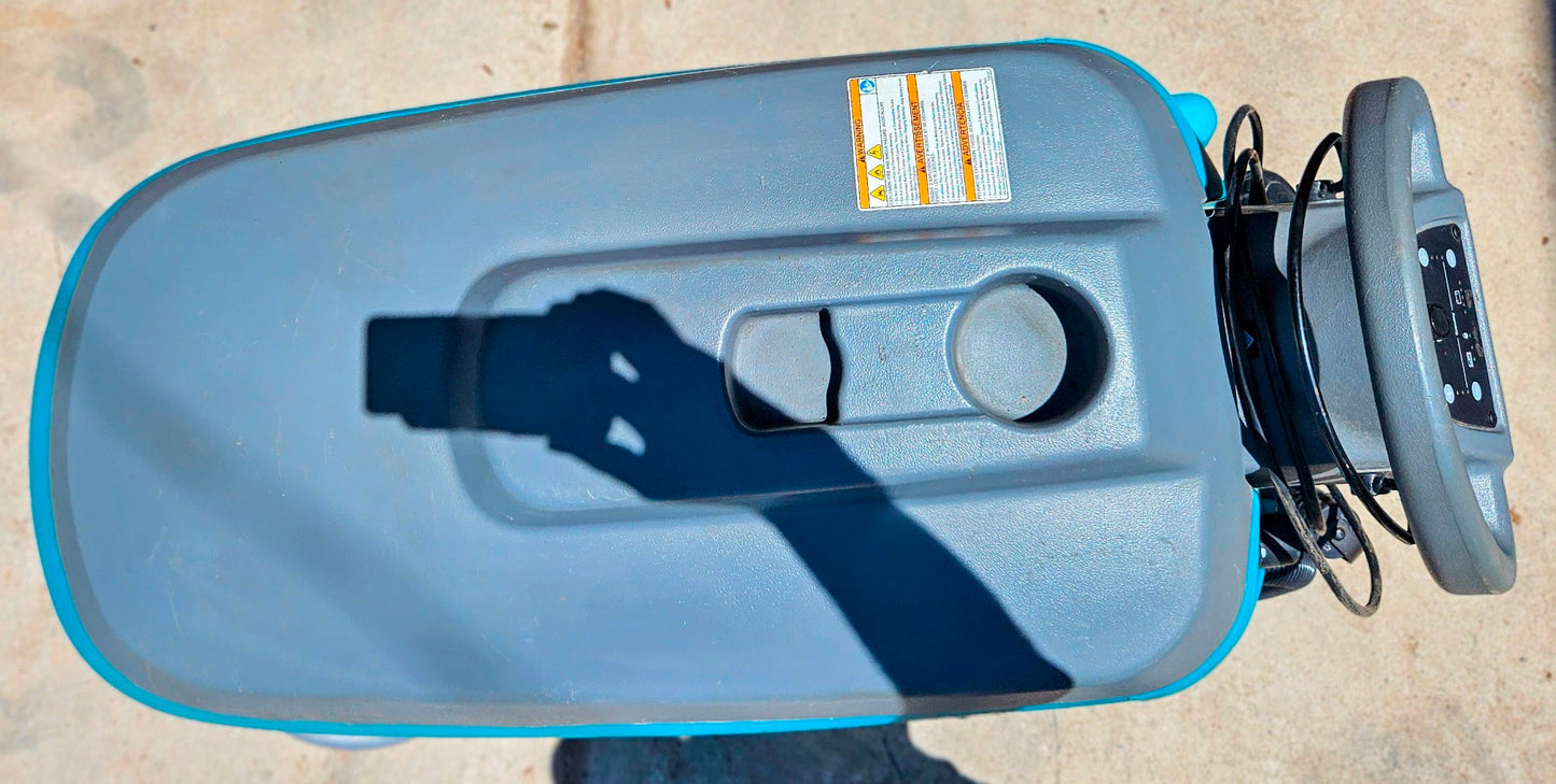 TENNANT T5 FAST WALKBEHIND BATTERY FLOOR SCRUBBER BUILT-IN CHARGER KEY FREESHIP