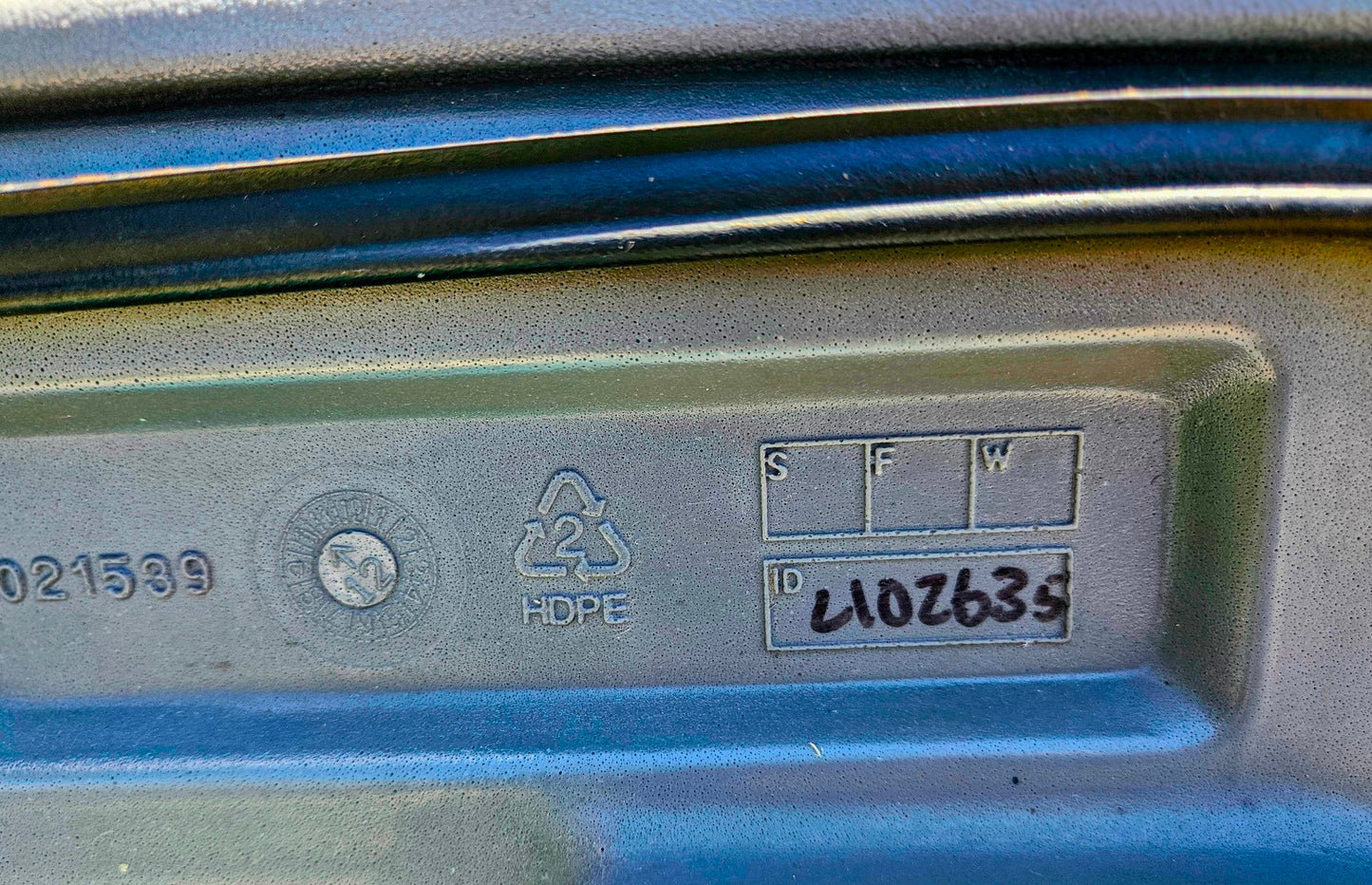 TENNANT T5 FAST WALKBEHIND BATTERY FLOOR SCRUBBER BUILT-IN CHARGER KEY FREESHIP