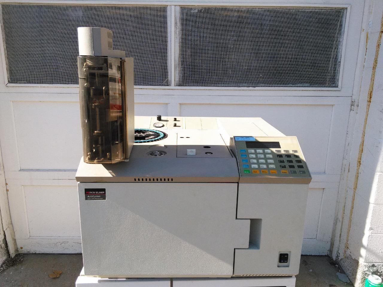 PERKIN ELMER AUTO SYSTEM GAS CHROMATOGRAPH Jerry