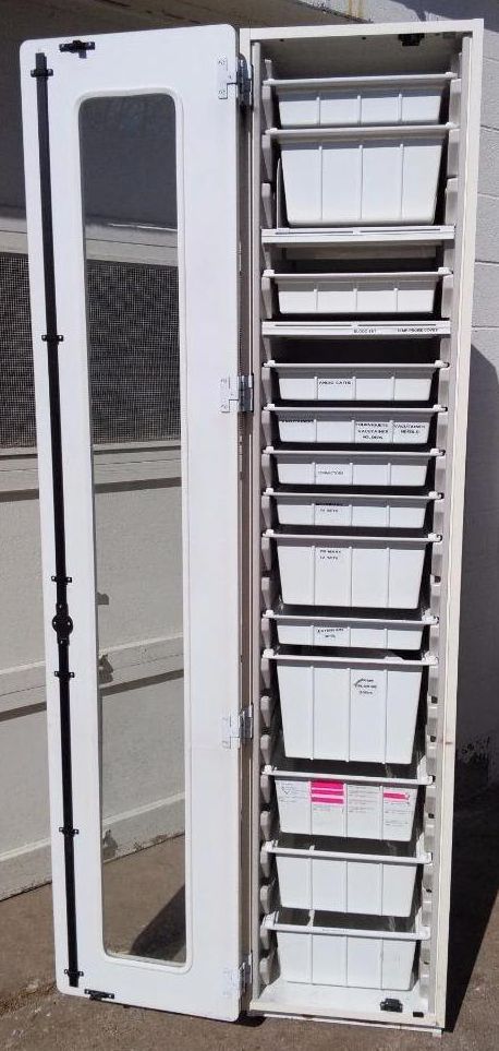 STANLEY INNERSPACE MEDICAL CABINET SINGLE DOOR METAL GLASS 5136