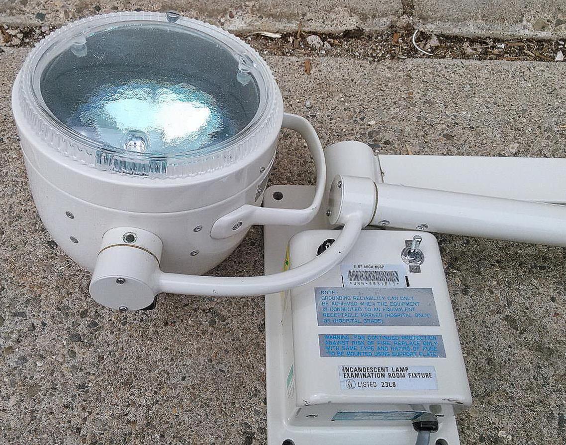 SKYTRON DAIICHI SOMEI 18W-FL1 LAB HOSPITAL SURGICAL LAMP w POWER SUPPLY FREESHIP