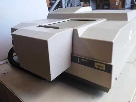 VARIAN CARY 3E UV-VISIBLE SPECTROPHOTOMETER * Temperature Control * Dual Beam TA