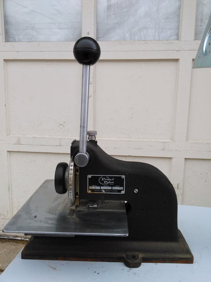 PERMA PRODUCTS MODEL 4 STAMPING METAL STAMPING ID PET TAG DOG ENGRAVING MACHINE