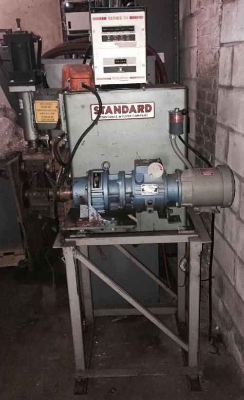 STANDARD LONGITUDINAL SEAM / ROLL - 30 K.V.A. SPOT WELDER
