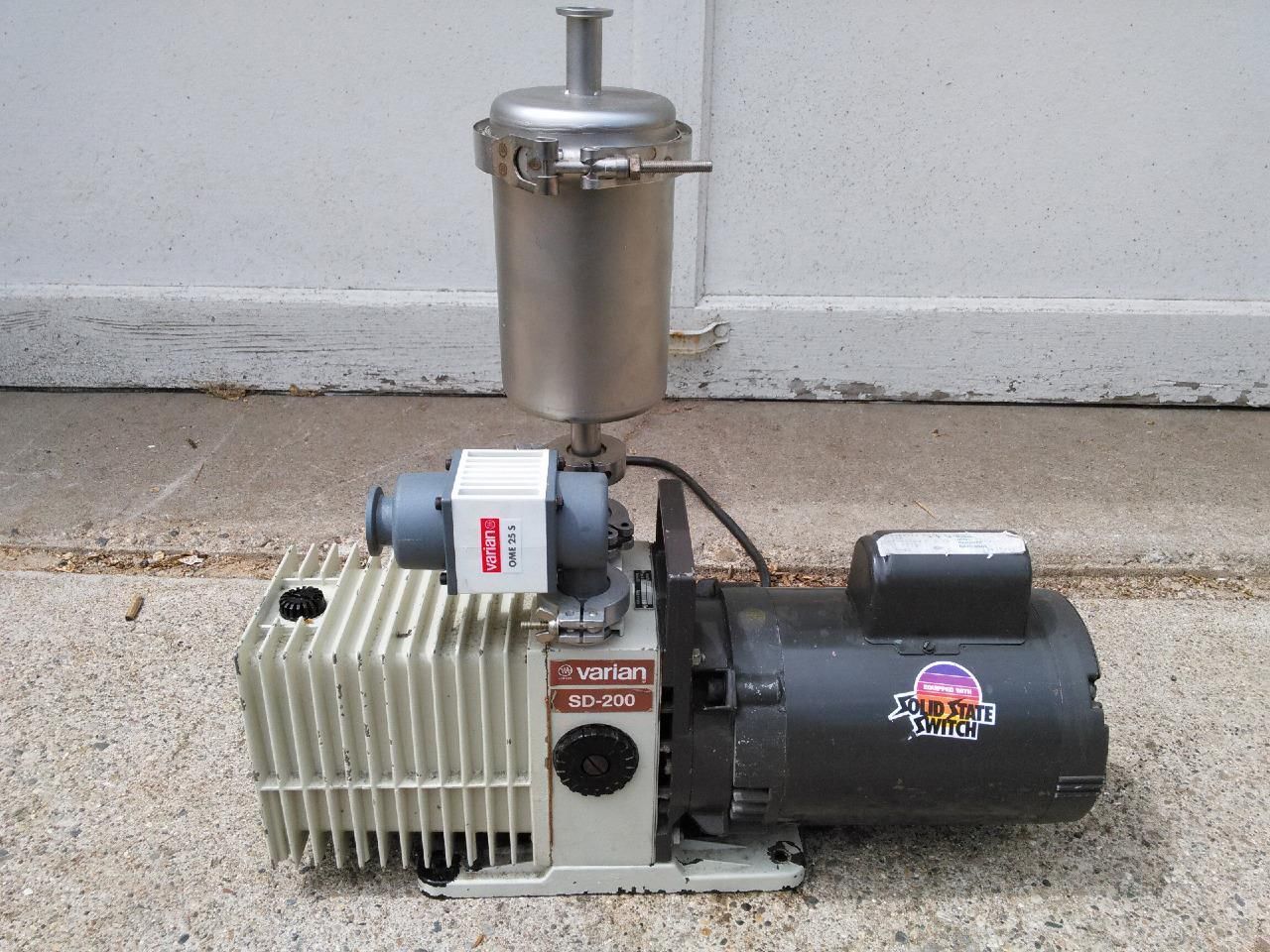 VARIAN SD-200 VACUUM PUMP 1725RPM ½HP 1-Phase SD200 & TWO FILTERs
