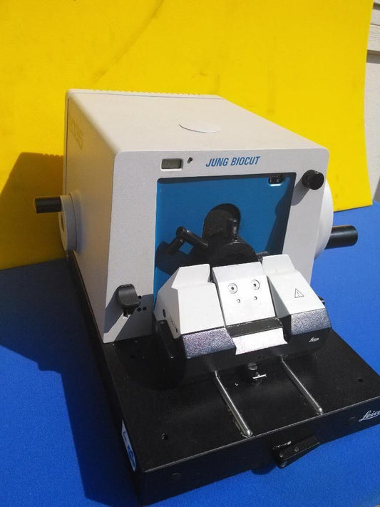 LEICA JUNG 2035 BIOCUT MICROTOME with DIGITAL COUNTER