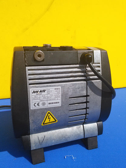 JUN-AIR OF301 AIR DENTAL LAB COMPRESSOR MANUAL DENMARK Made 220 Volts