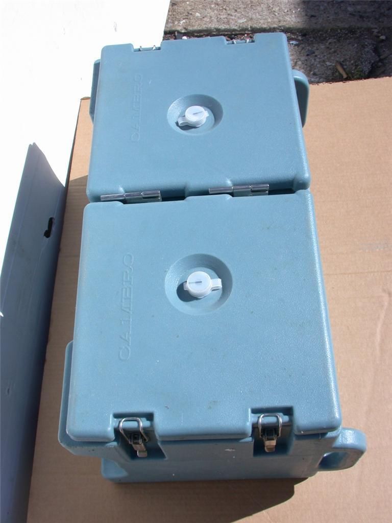 CAMBRO CATERING CASE DOUBLE CAVITY 14" x 11.5" x 25" / individual 8.5" x 9 x 9.5