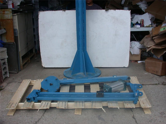 ERGOMATIC SYSTEMS PNEUMATIC ARTICULATING ARM MATERIAL HANDLING FABRICATION IND