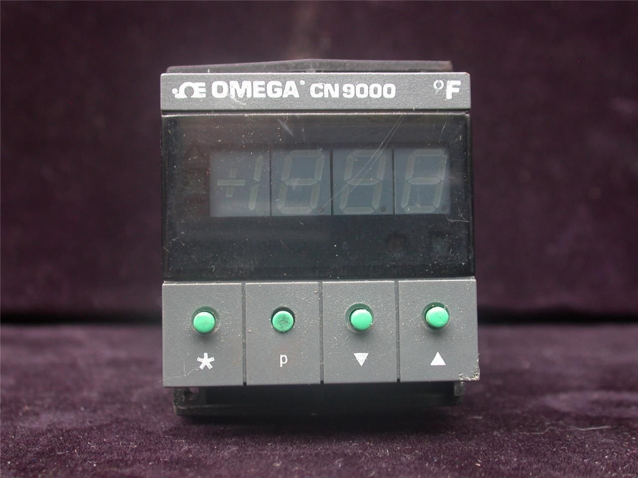 OMEGA CN9000 F* MODEL WD9537-105 MICRO PROCESSOR DIGITAL TEMPERATURE CONTROLLER