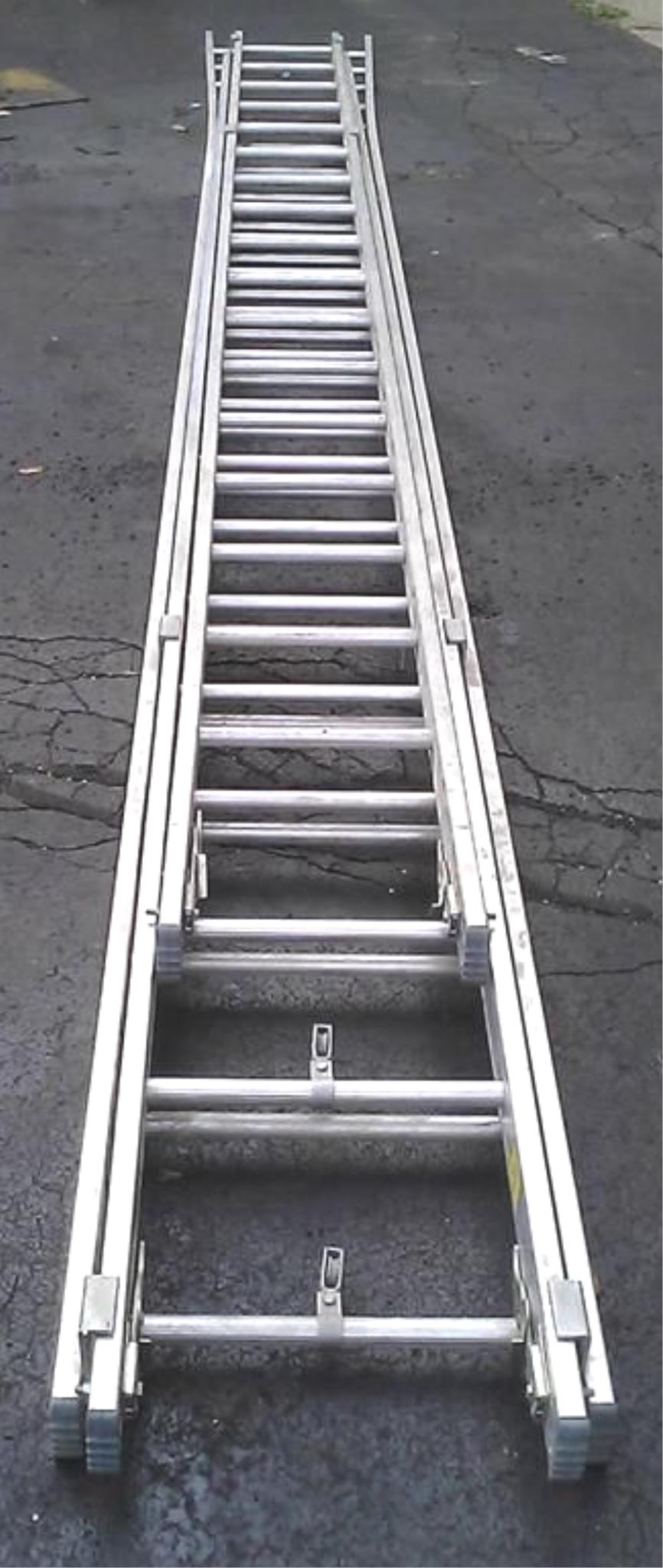 HUGE ALUMINUM 60' FEET TALL TELESCOPIC LADDER by Metallic LadderMfgCorp FREESHIP