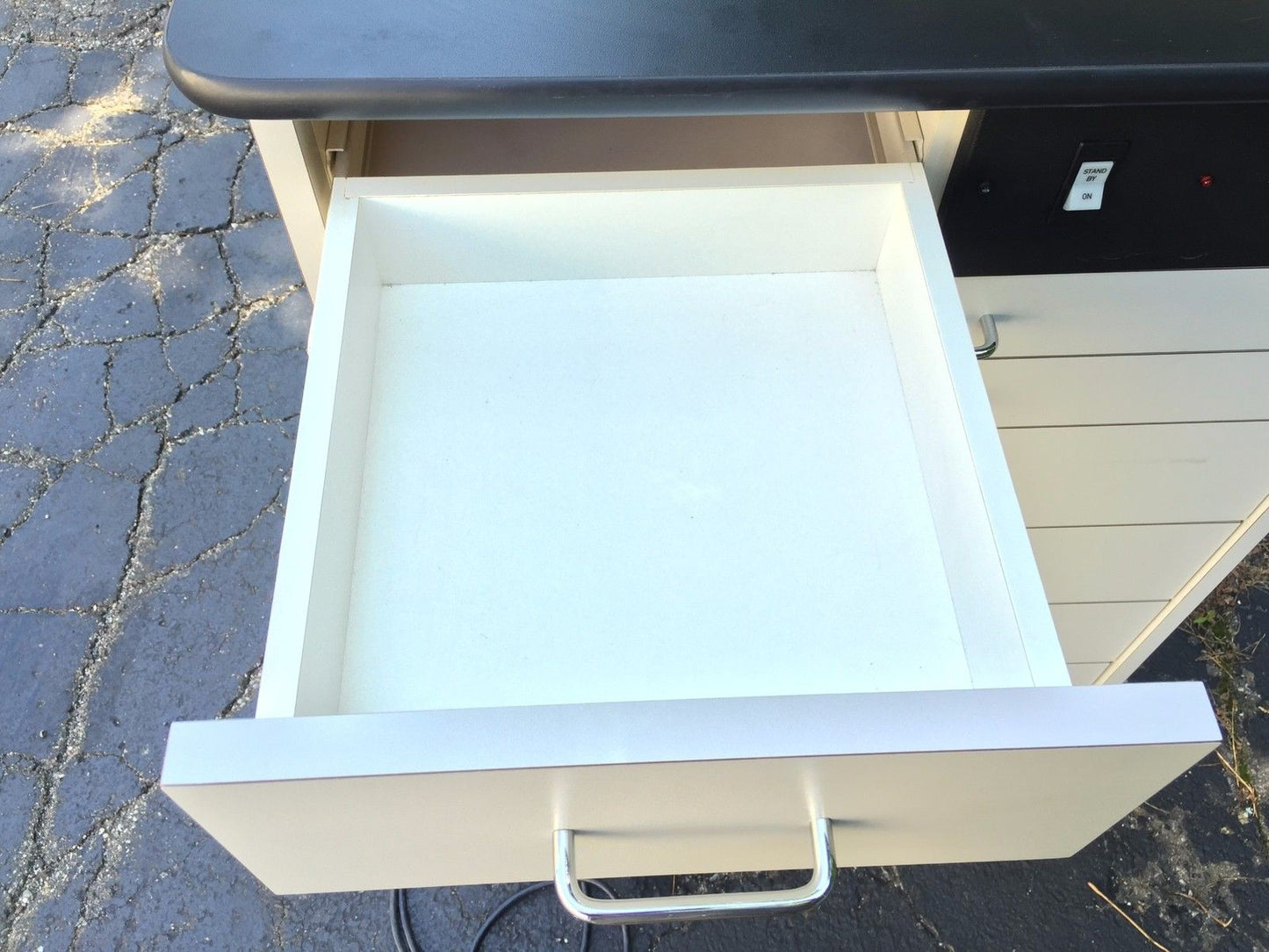 RELIANCE MODEL 600 Medical Cabinet Storage Vehicle GAST ROA-P135-AA  ROA-V136-AA