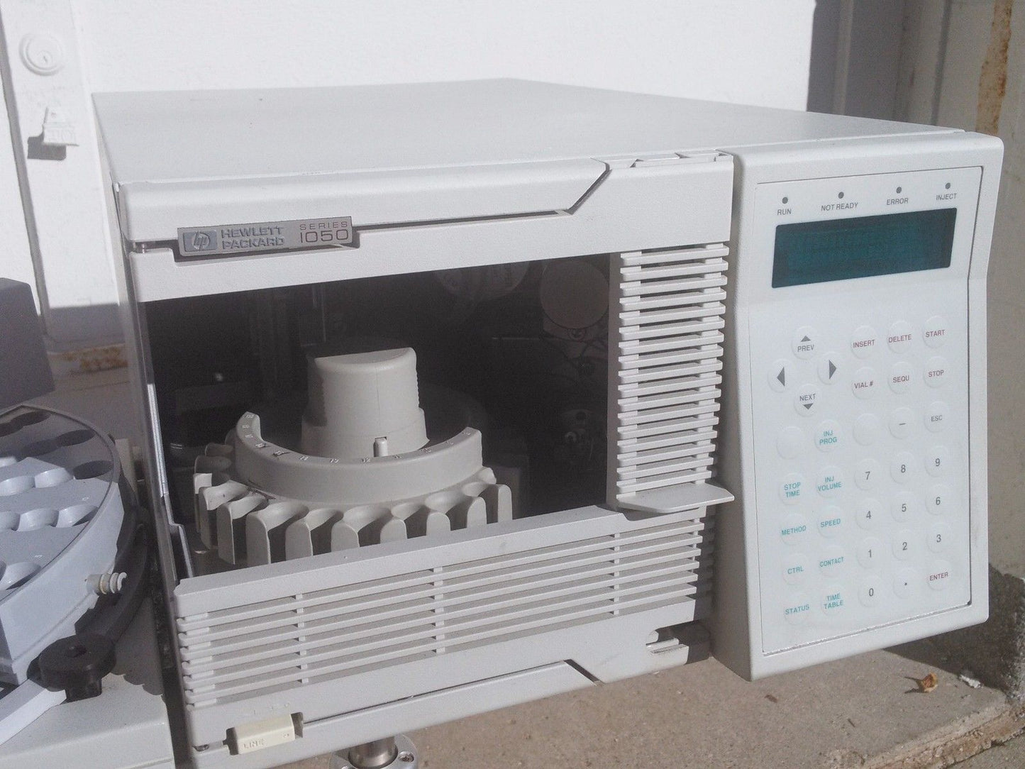 HP HEWLETT PACKARD SERIES 1050 SAMPLER 79855A CHROMATOGRAPHY PLUS TRAY & EXTRAS