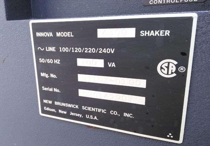 NEW BRUNSWICK EPPENDORF INNOVA 4300 SHAKER LARGE CAPACIT DIGITAL FLOOR INCUBATOR