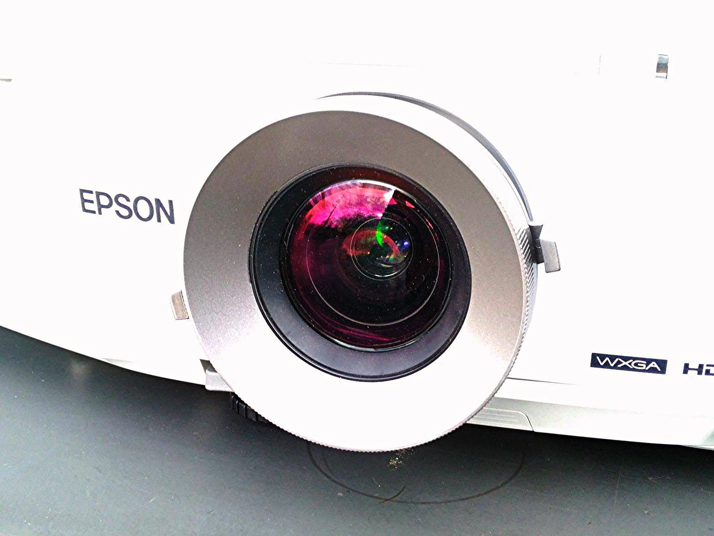 EPSON POWERLITE PRO G5200W HIGH DEFINITION MODEL H286A LCD PROJECTOR 4200 Lumens