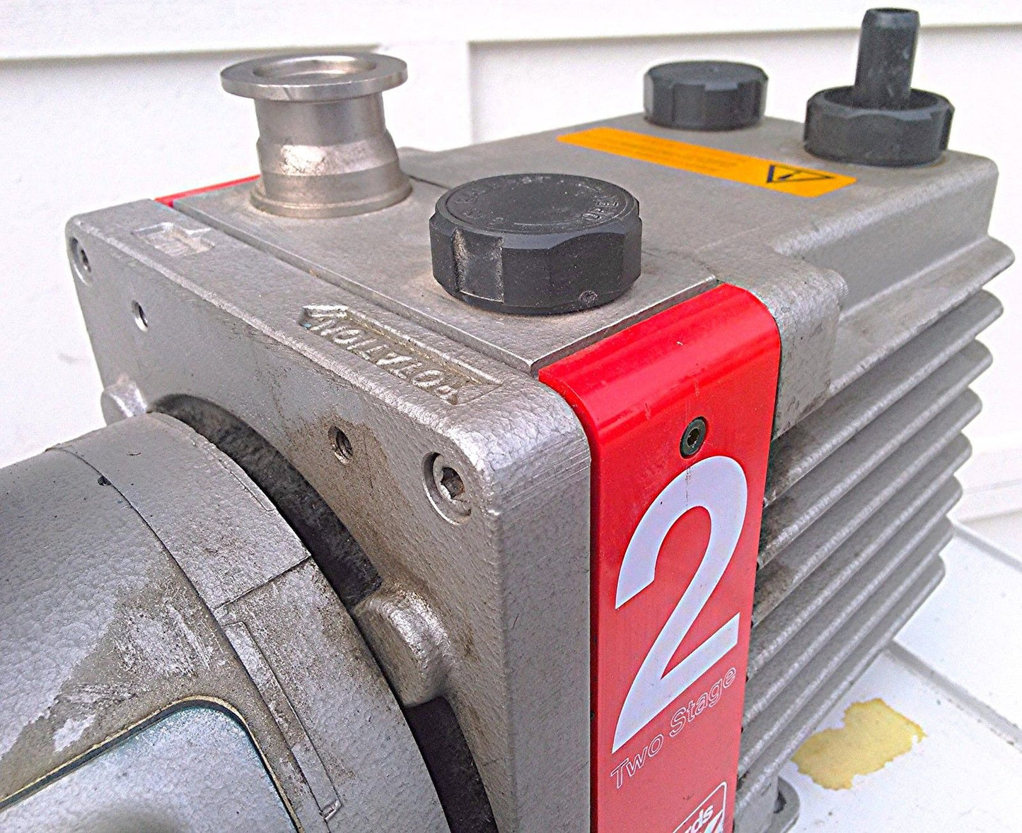 EDWARDS 2 TWO STAGE E2M2 Rotary Vane Dual Stage Mechanical Vacuum Pump WATCHVIDE