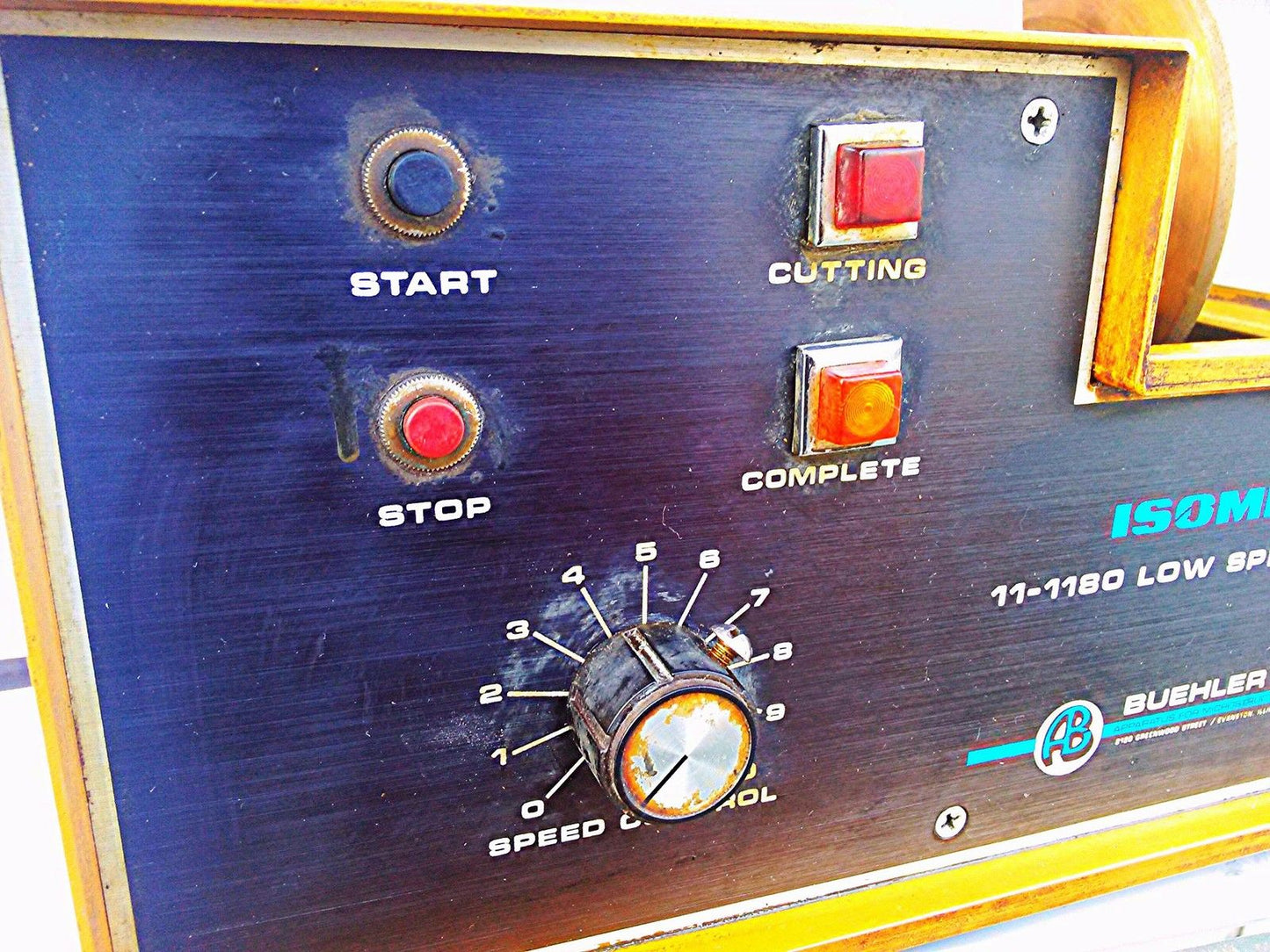 BUEHLER ISOMET 11-1180 LOW SPEED DIAMOND SAW with BLADE WATCH VIDEO IT WORKING