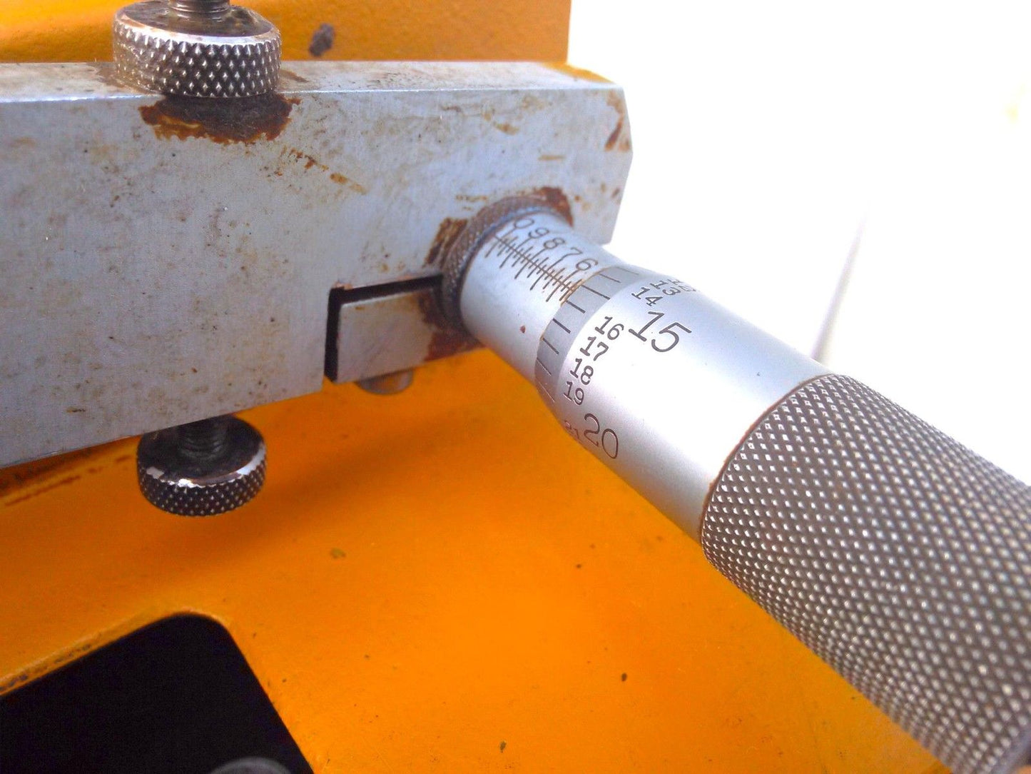 BUEHLER ISOMET 11-1180 LOW SPEED DIAMOND SAW with BLADE WATCH VIDEO IT WORKING