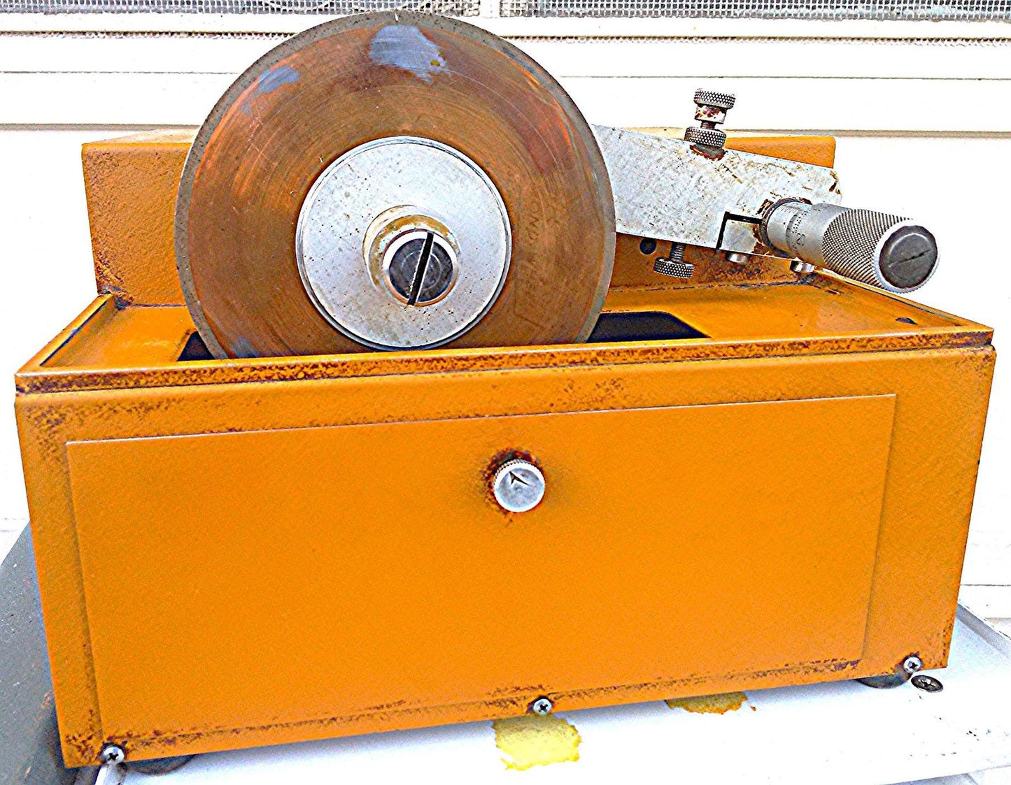 BUEHLER ISOMET 11-1180 LOW SPEED DIAMOND SAW with BLADE WATCH VIDEO IT WORKING