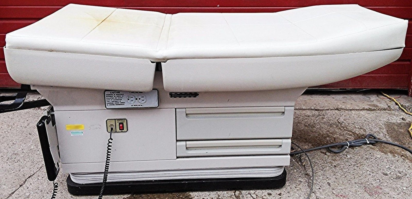 MIDMARK 405 Motorized Patient Exam Table Hi Low & FOOT REMOTE CONTROL