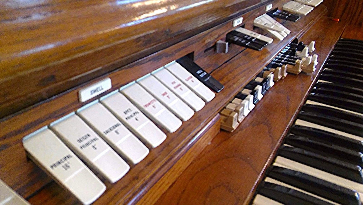 HAMMOND 820 ORGAN with ORIGINAL BENCH & MANUAL WATCH VIDEO OF THIS UNIT WORKING