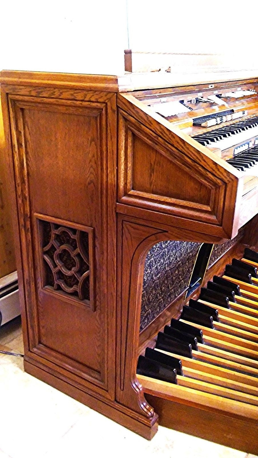 HAMMOND 820 ORGAN with ORIGINAL BENCH & MANUAL WATCH VIDEO OF THIS UNIT WORKING