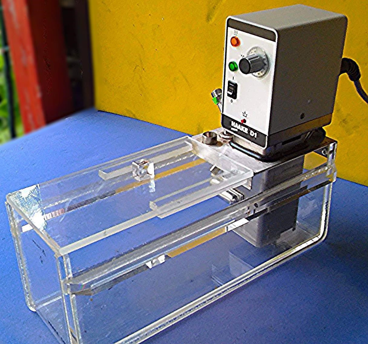 HAAKE D1 TYPE: 001-3950 CIRCULATING HEATING with 5P WATER BATH WORKS PERFECTLY!!