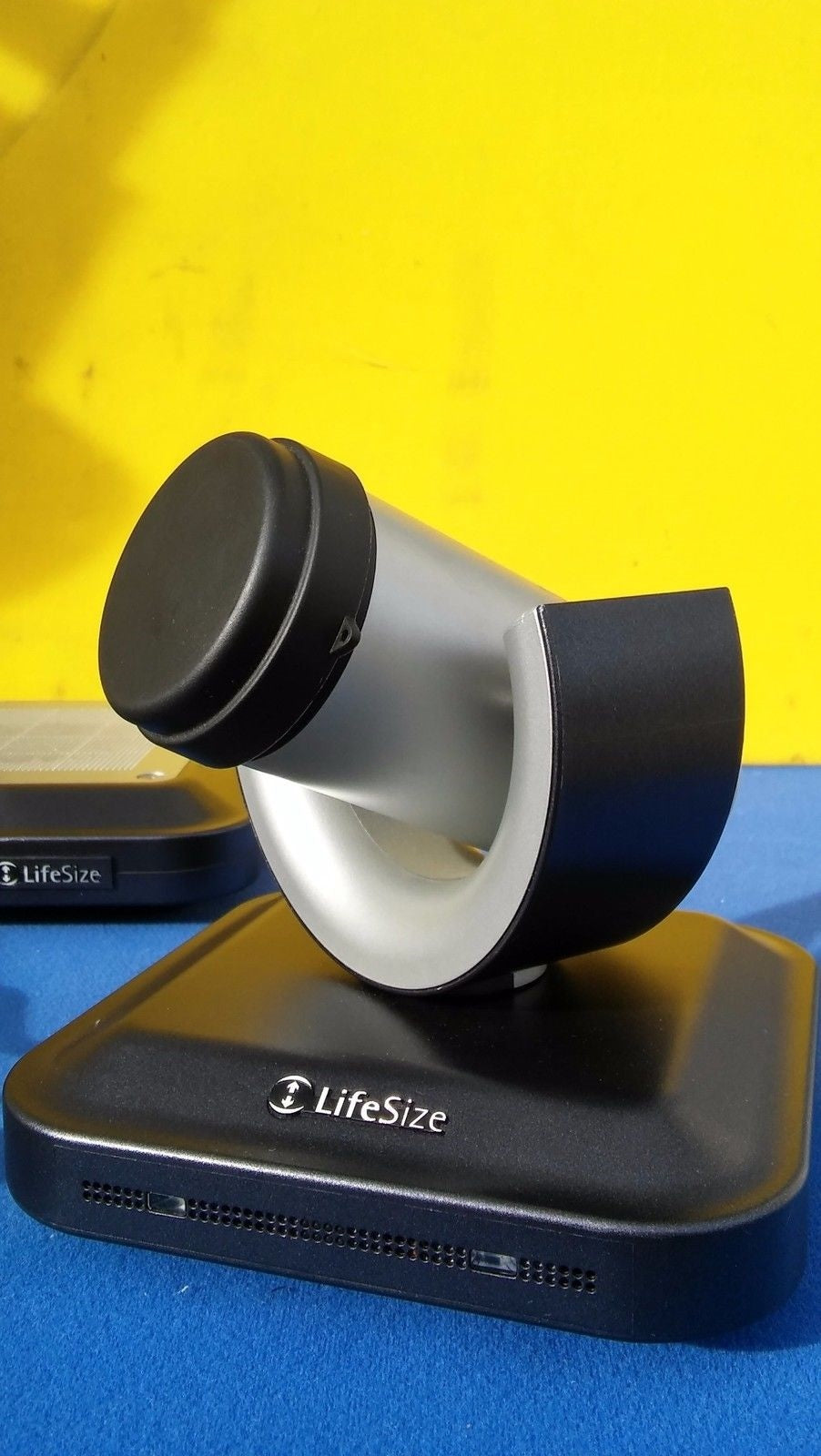 LIFESIZE PHONE CAMERA ROOM VIDEO CONFERENCE SYSTEM PERFECT WATCH VIDEO FREE SHIP