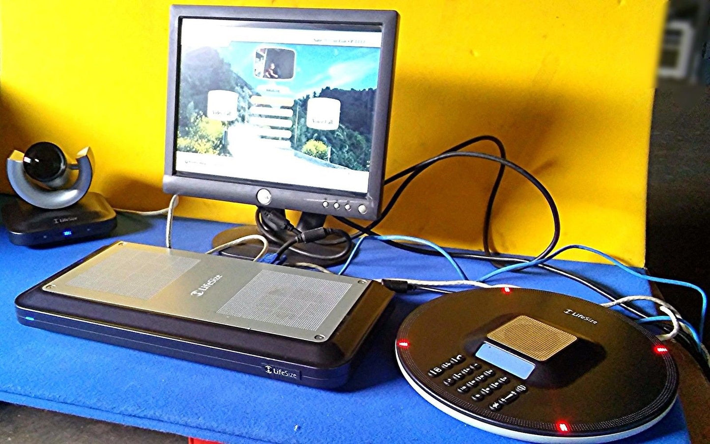 LIFESIZE PHONE CAMERA ROOM VIDEO CONFERENCE SYSTEM WORKING PERFECTLY FREE SHIP