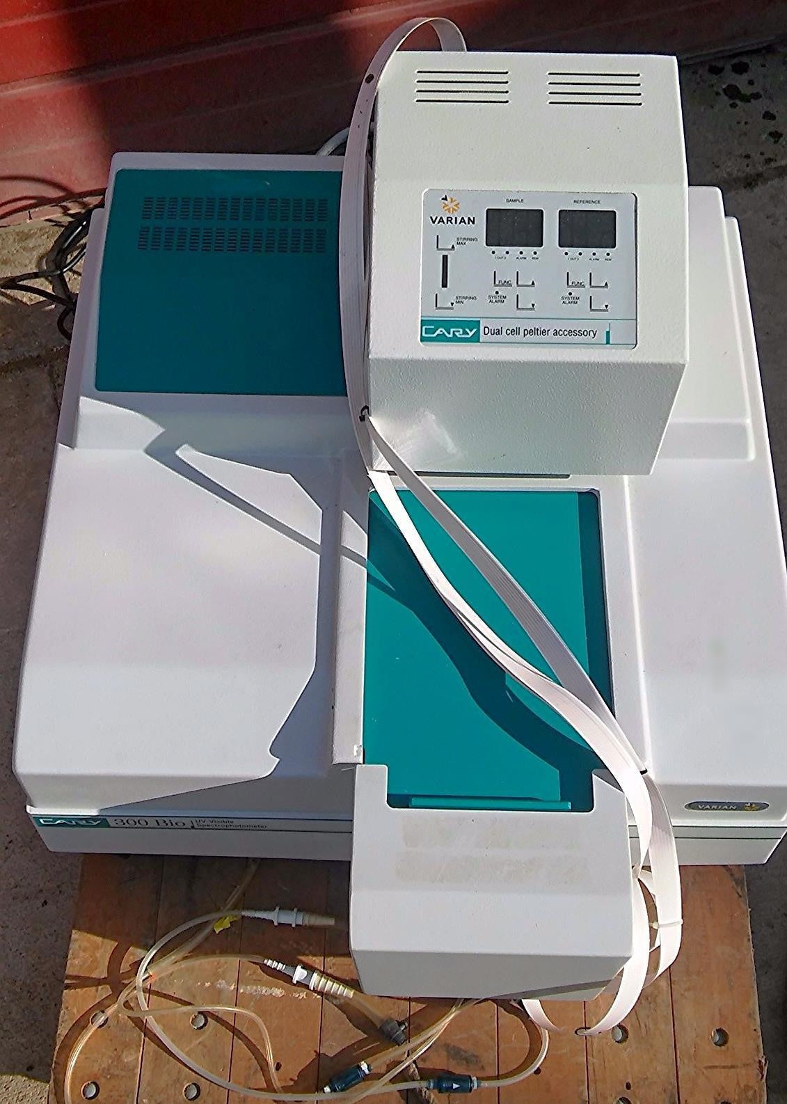 VARIAN CARY 300 UV-VISIBLE SPECTROPHOTOMETER SPV-1X1 FREESHIPPING