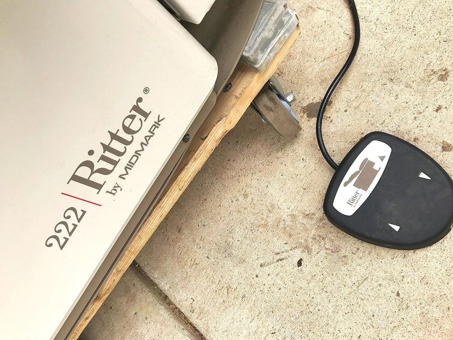 MIDMARK RITTER 222 HI-LO POWER PATIENT EXAM TABLE GYNECOLOGY MEDICAL FOOT REMOTE