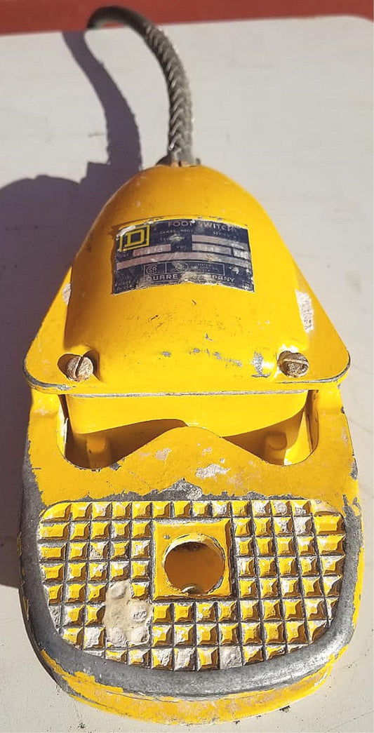 SQUARE D TYPE600 MOMENTARY ACTION FOOT REMOTE SWITCH CLASS 9002 SERIESB FREESHIP