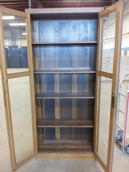 VINTAGE OAK  BOOKSHELF BOOKCASE with TWO GLASS DOORS Lock & no key