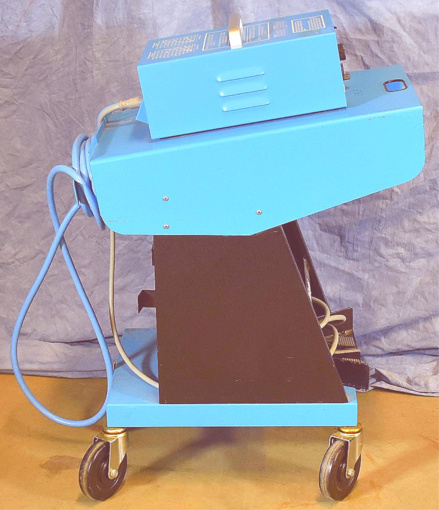 VALLEYLAB SSE2 ELECTROSURGICAL GENERATOR FOOT REMOTE w/POSSIBLE CART WATCH VIDEO