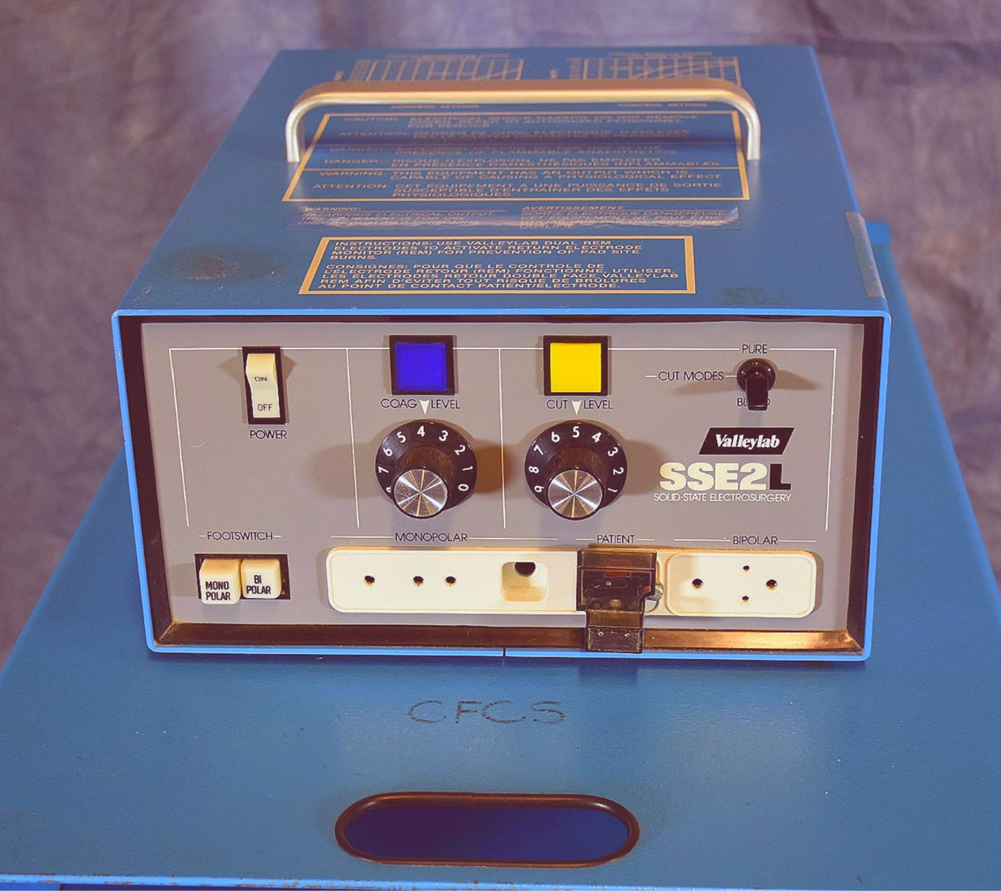 VALLEYLAB SSE2 ELECTROSURGICAL GENERATOR FOOT REMOTE w/POSSIBLE CART WATCH VIDEO